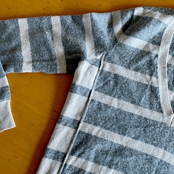 Madewell Wallace Ex Boyfriend Sweater Cashmere Wool Rabbit Gray Stripes Medium - Picture 7 of 9